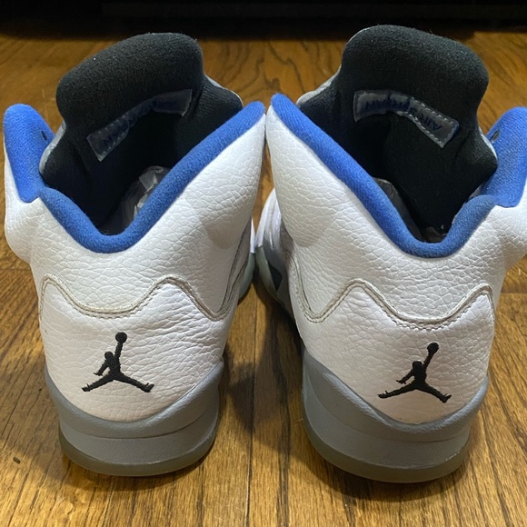 Air Jordan 5 Retro Stealth Sneakers - Picture 4 of 13